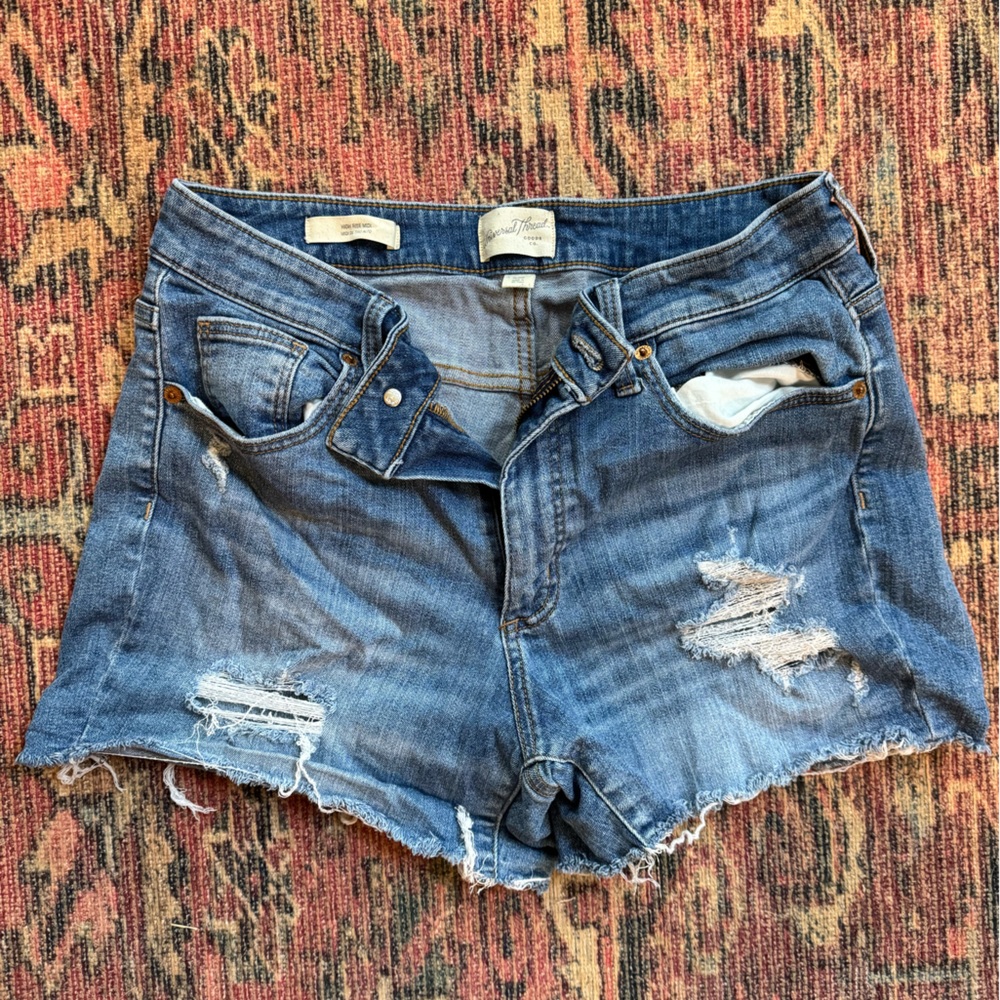 Cute distressed Jean shorts